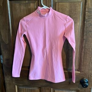 Underarmour women’s size small pink cold gear fitted long sleeve shirt